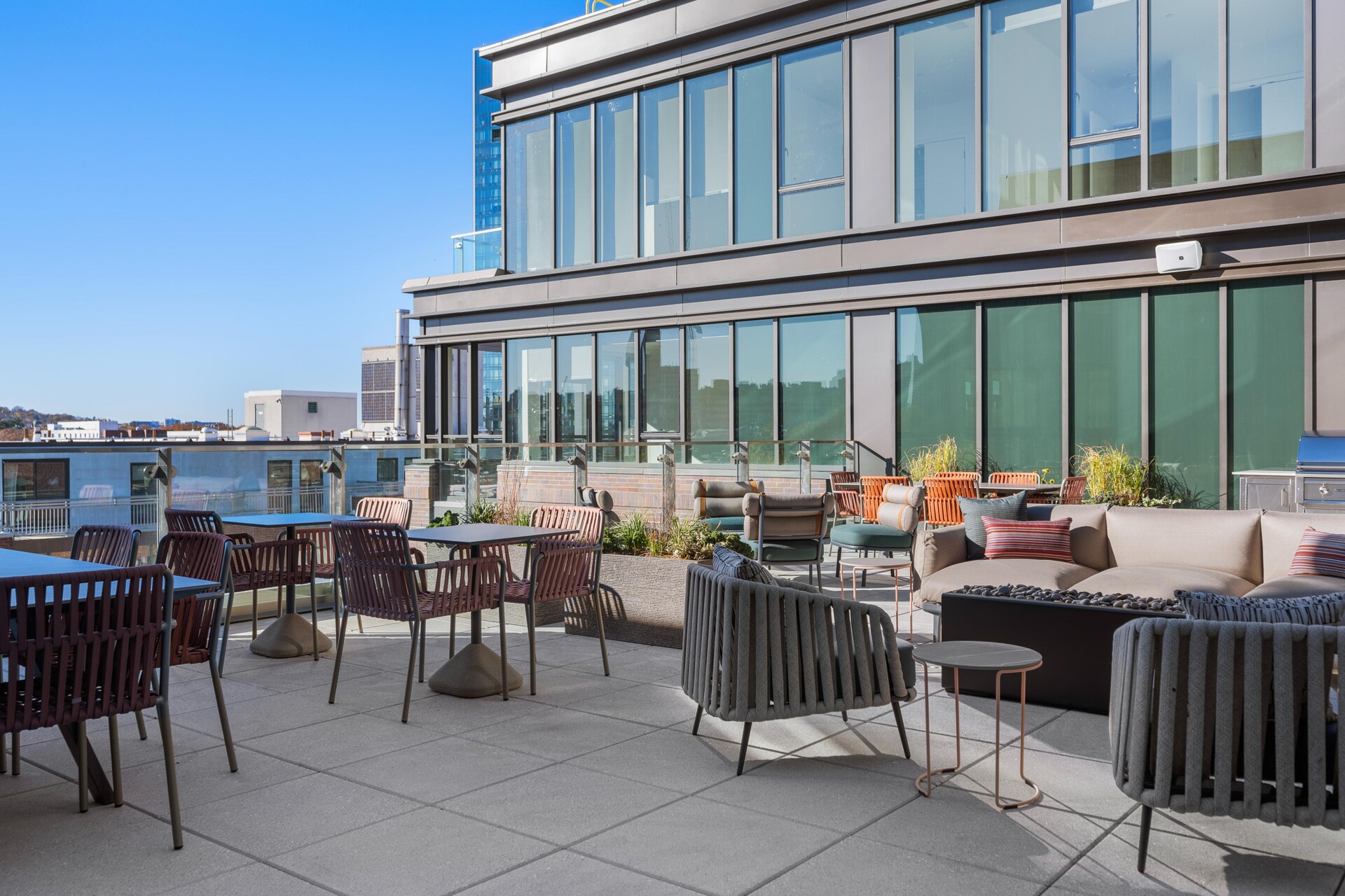 Cook and dine with rooftop views and entertainment.